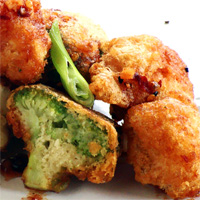 Капуста брокколи, запеченная в сухарях