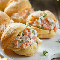 Профитроли с форелью 1шт.