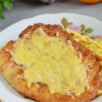 Свинина, запеченная с сыром